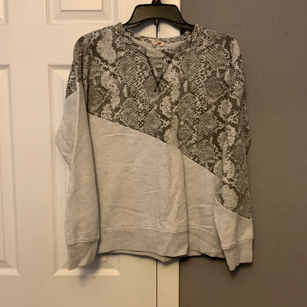 Sweatshirt